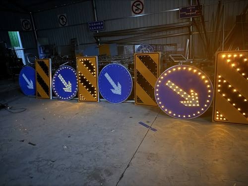 抚州抚州河南太阳能自发光交通路标牌厂家